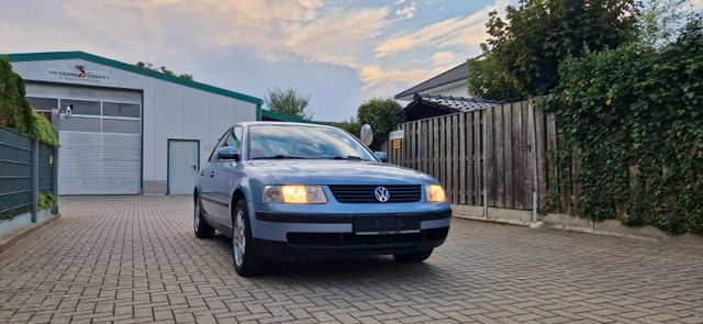 Volkswagen Passat 1.8 Automatik  Comfort. TÜV 08/2026 AHK