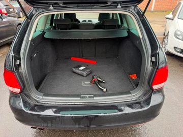 Volkswagen Golf - 6
