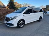 Mercedes-Benz EQV 300 Lang Avantg el.Tür 360 AIRMATIC Distroni - Mercedes-Benz EQV mit Elektro-Antrieb: Vollleder, Luftfederung