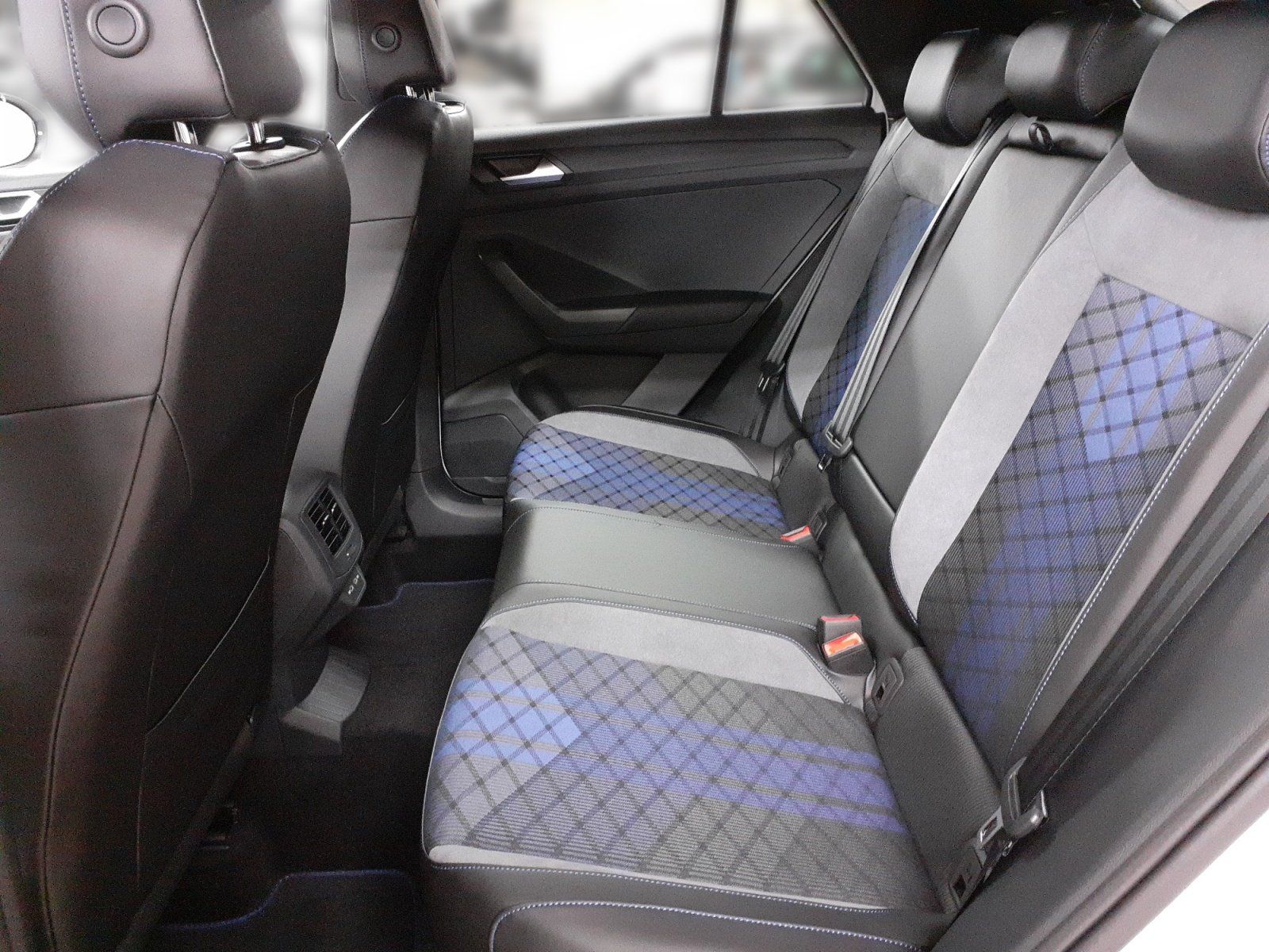 Volkswagen T-Roc - Bild 8