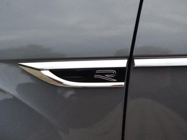 T-Roc 1.5 TSI R-Line PANORAMA/LED-PLUS/NAVI+VZE/