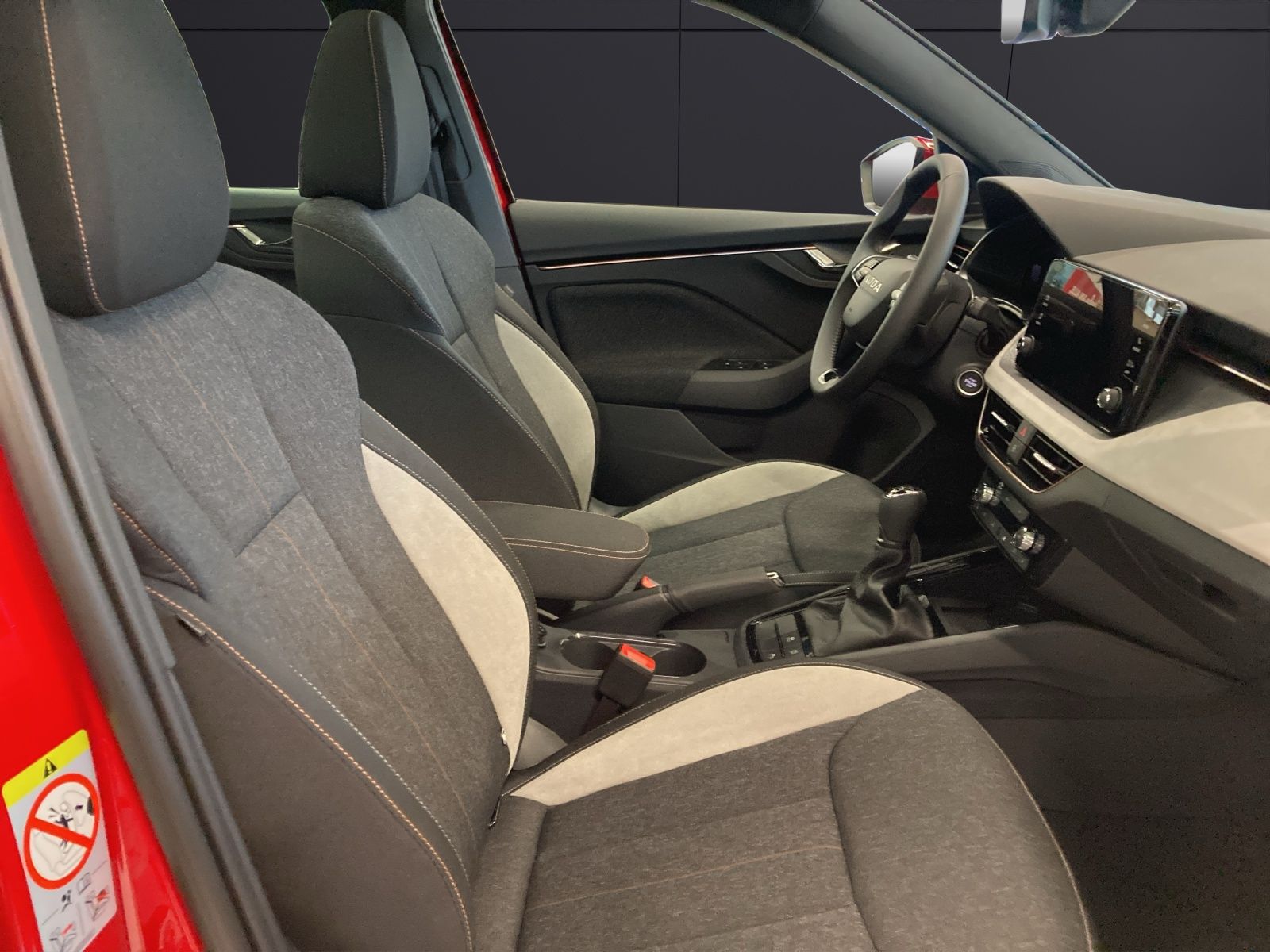 Fahrzeugabbildung SKODA Kamiq TOUR TSI MATRIX PANO DAB RÜCKFK