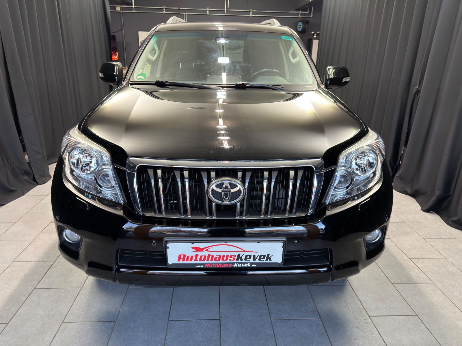 Fahrzeugabbildung Toyota Land Cruiser Executive|AUTOMATIK|LEDER|NAVI|AHK