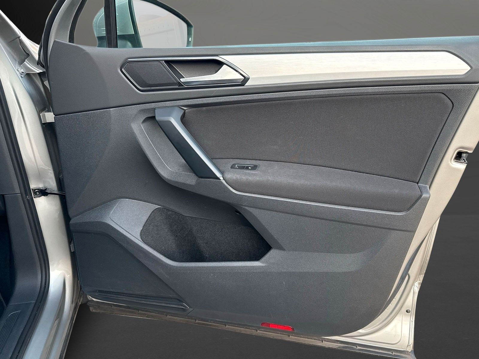 Fahrzeugabbildung Volkswagen Tiguan Comfortline *ACC*AHK*Carplay*Navi*DAB+