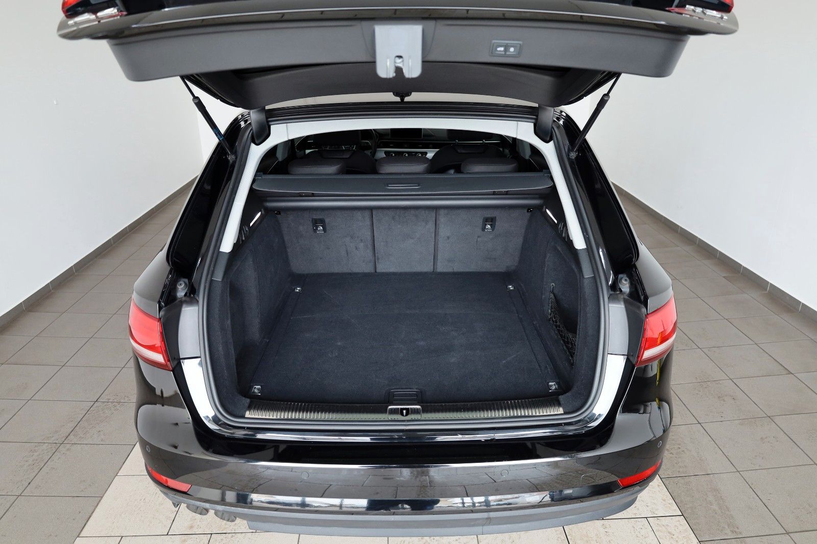 Fahrzeugabbildung Audi A4 Avant Navi,Xenon,SH,PDC