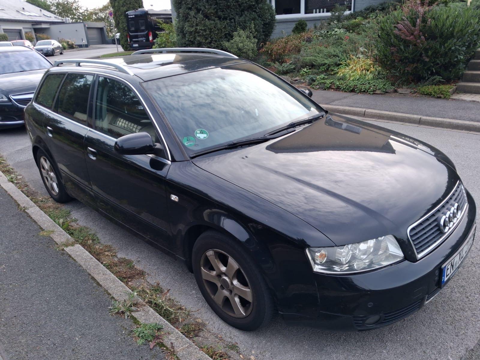Audi A4 2004 — rear view