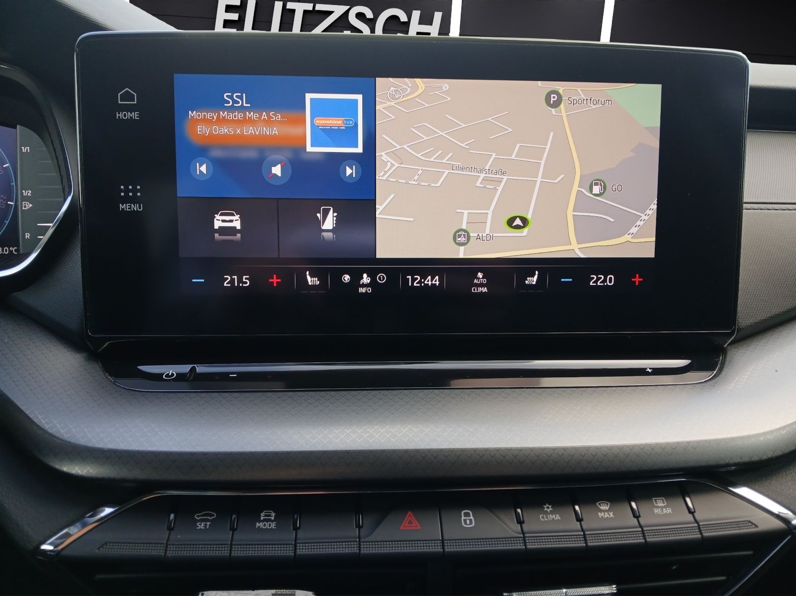 Fahrzeugabbildung SKODA Octavia Combi TSI Ambition LED Navi PDC SH LM