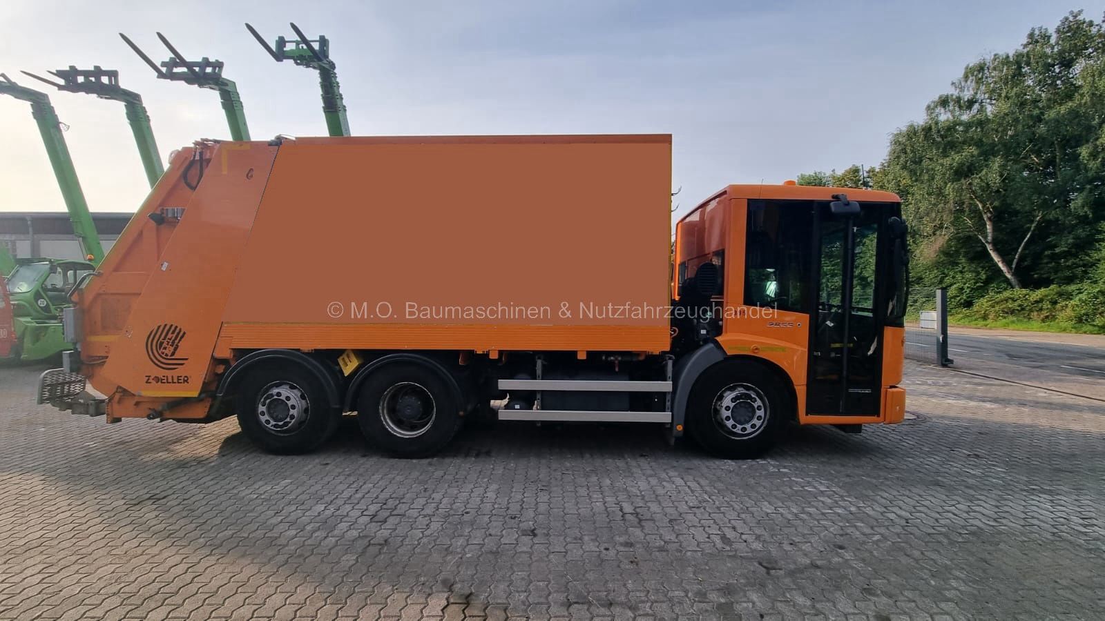 Fahrzeugabbildung Mercedes-Benz 2633 Econic EEV / AC / ZSA / Retarder / 6x2