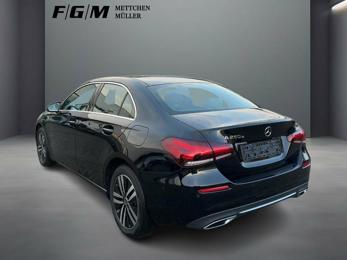 Mercedes-Benz A 250 e Limousine LED/Carplay/Kamera/MBUX/Ambien