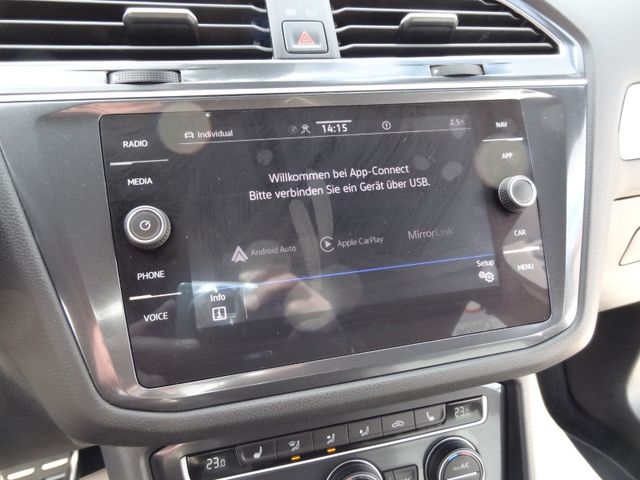 Fahrzeugabbildung Volkswagen Tiguan Allspace/2 x R-Line/Navi/AHK/DSG/Allrad/