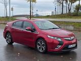 Opel Ampera ePionier Edition Plug-in-Hybrid - Opel Ampera mit Hybrid-Antrieb: Automatik