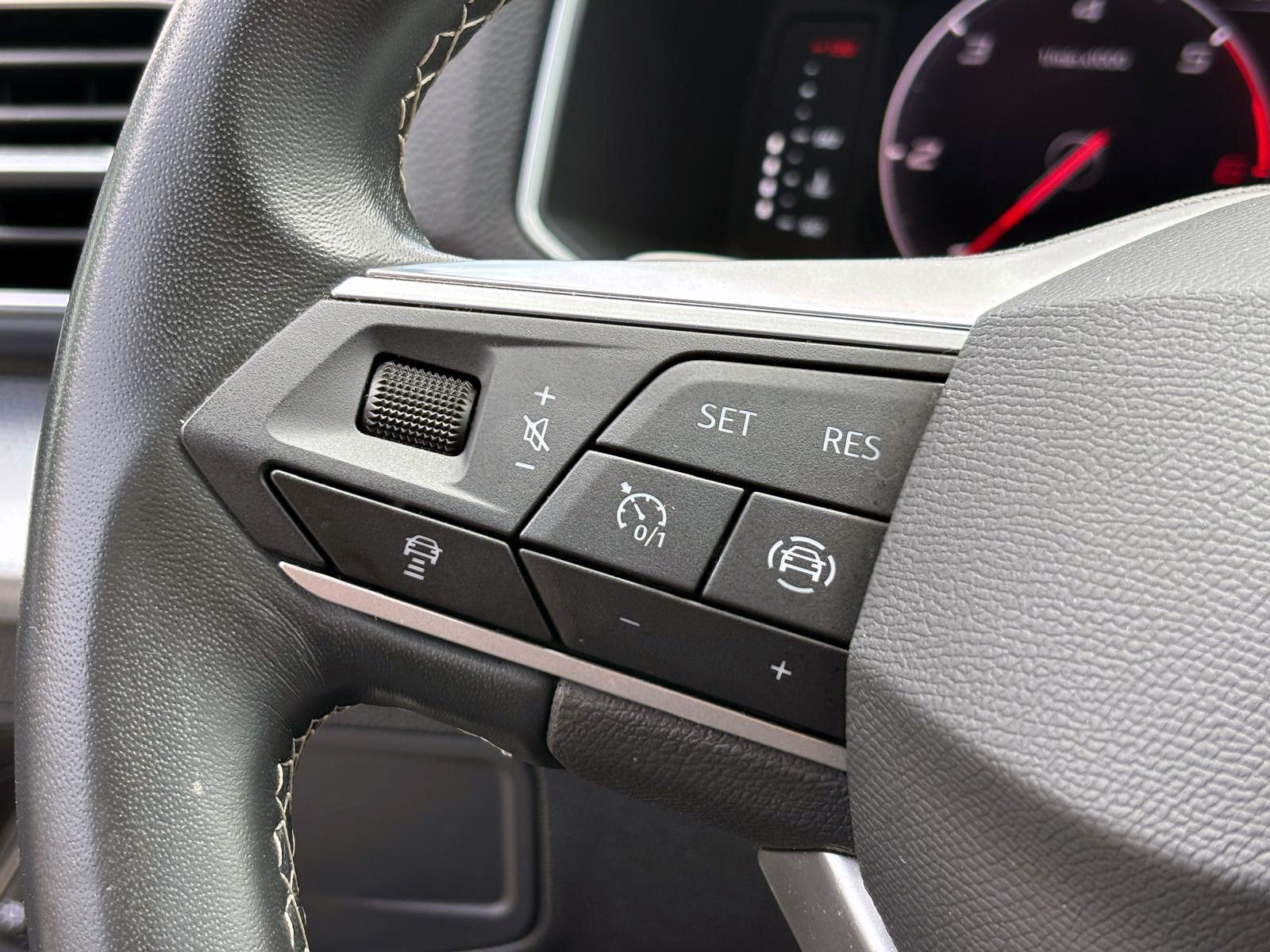 Fahrzeugabbildung SEAT Tarraco 2.0TDI DSG Style LED ACC KAM NAV PDC SHZ