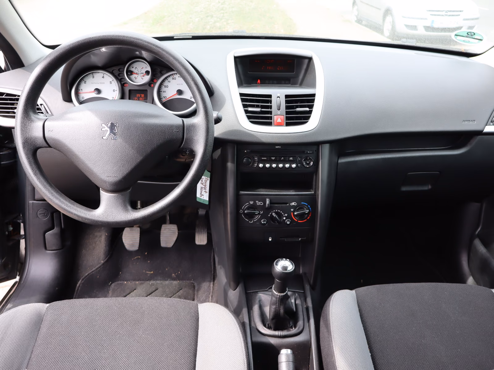 Peugeot 207 2009 — photo 11