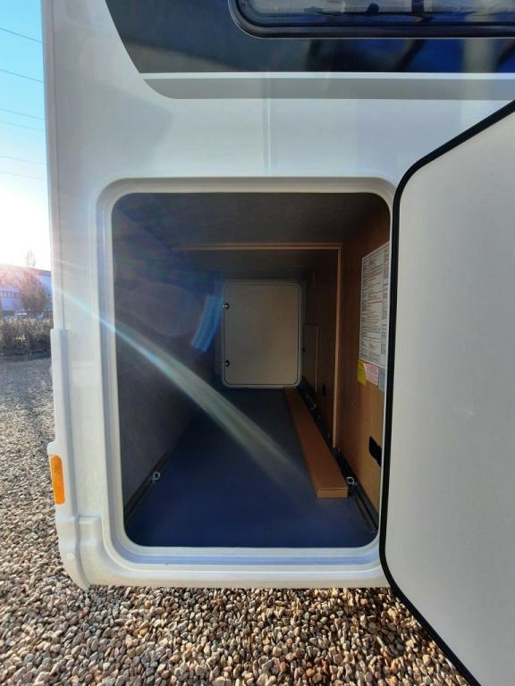 Fahrzeugabbildung ROADFANS C 680 GE by Hobby 12.446 € sparen