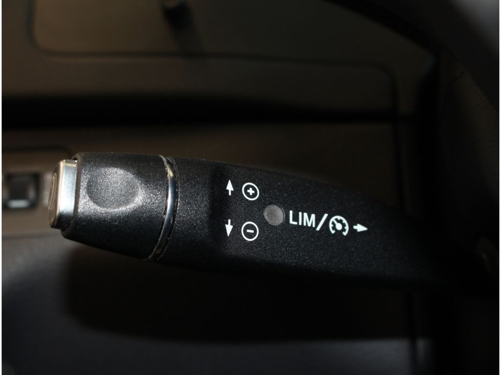 Fahrzeugabbildung Mercedes-Benz C 200 CGI AMG Line 2.Hand+H&K+Comand