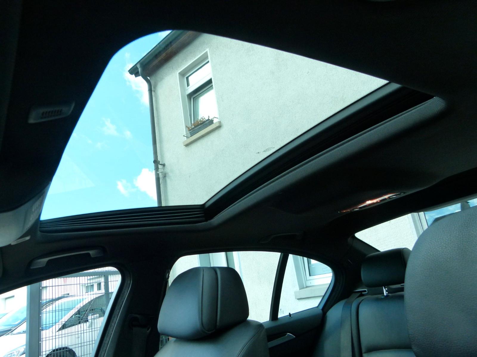 BMW 530d Automatik*M-Paket*HeadUp*Leder*Navi*Xenon*