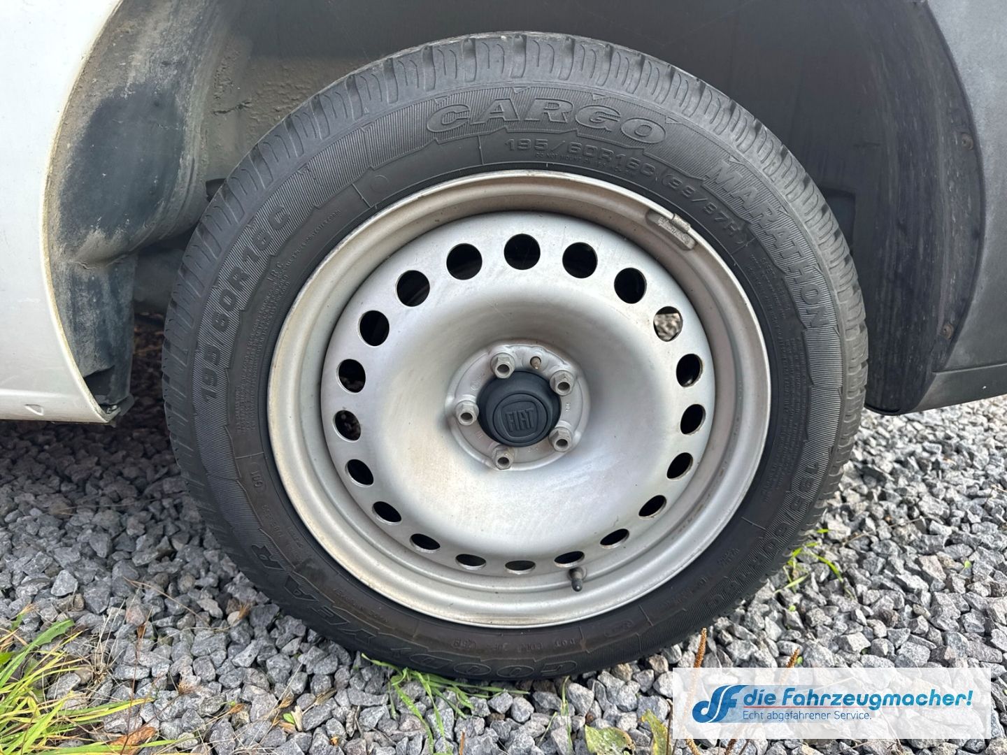 Fahrzeugabbildung Fiat Doblo Basis Kasten 1.4 *BRANDSCHADEN * MOTOR ZER