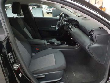 Mercedes CLA 200 - 8