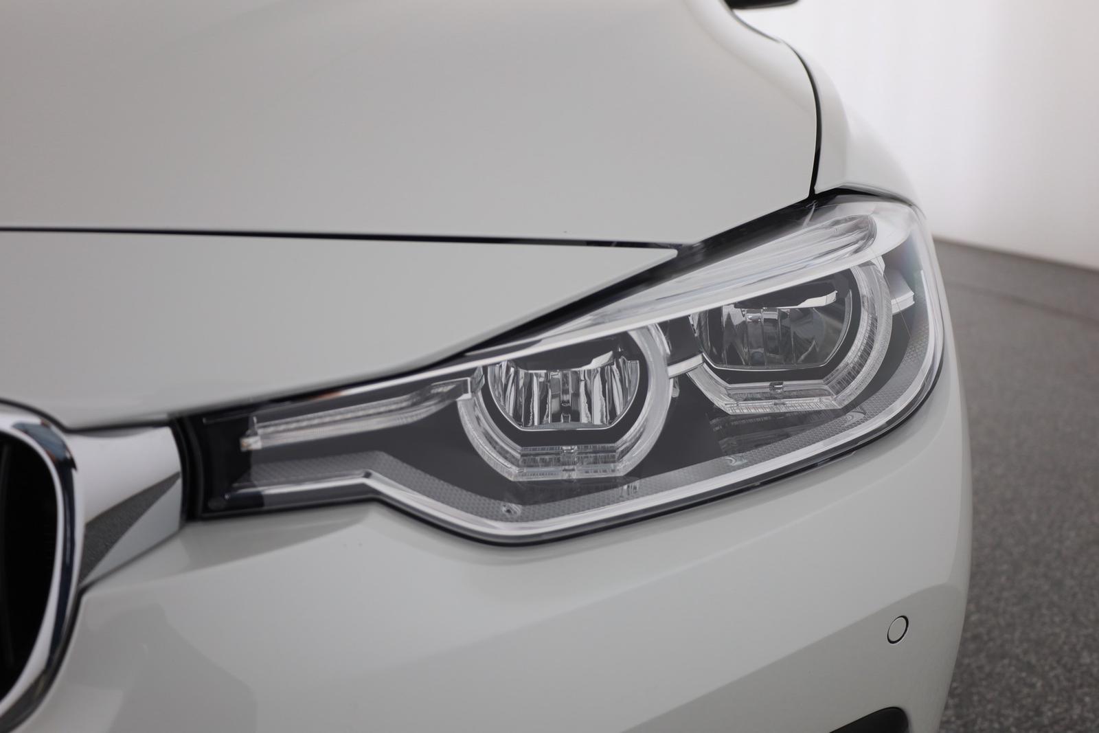 BMW 320i Touring Advantage LED Navi Schiebedach AHK