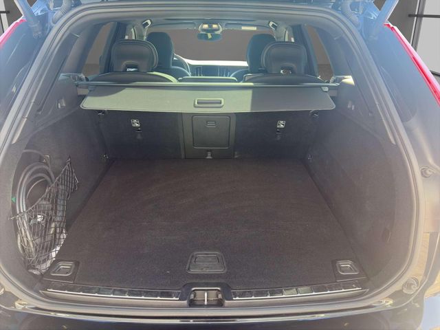 Volvo XC60 Plus Black Edition Recharge Plug-In Hybrid 