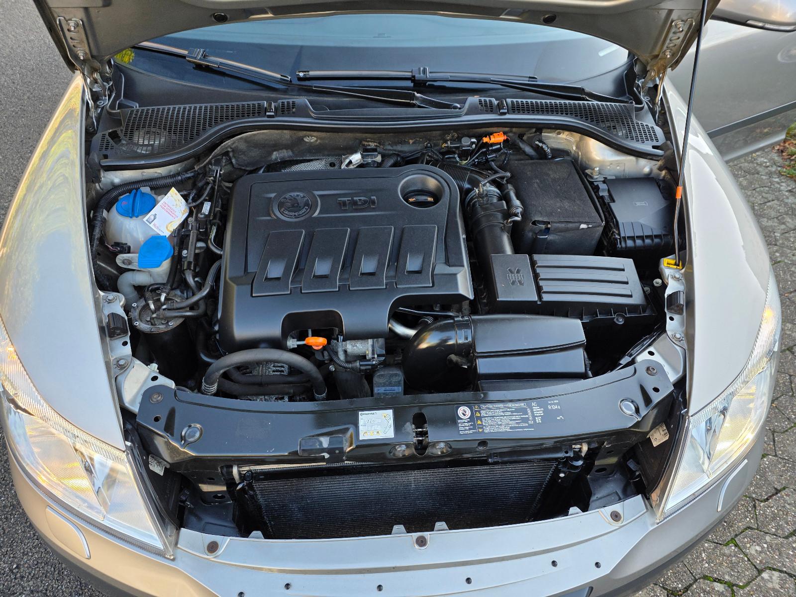 Skoda Octavia 2011 — photo 20