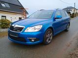 Skoda Octavia 2.0 TDI DSG RS Combi RS Behindertenumbau - Skoda Octavia aus 2012: RS