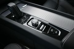 Fahrzeugabbildung Volvo XC60 T8 Twin Engine AWD R-Design*STDHZG*360°*AHK