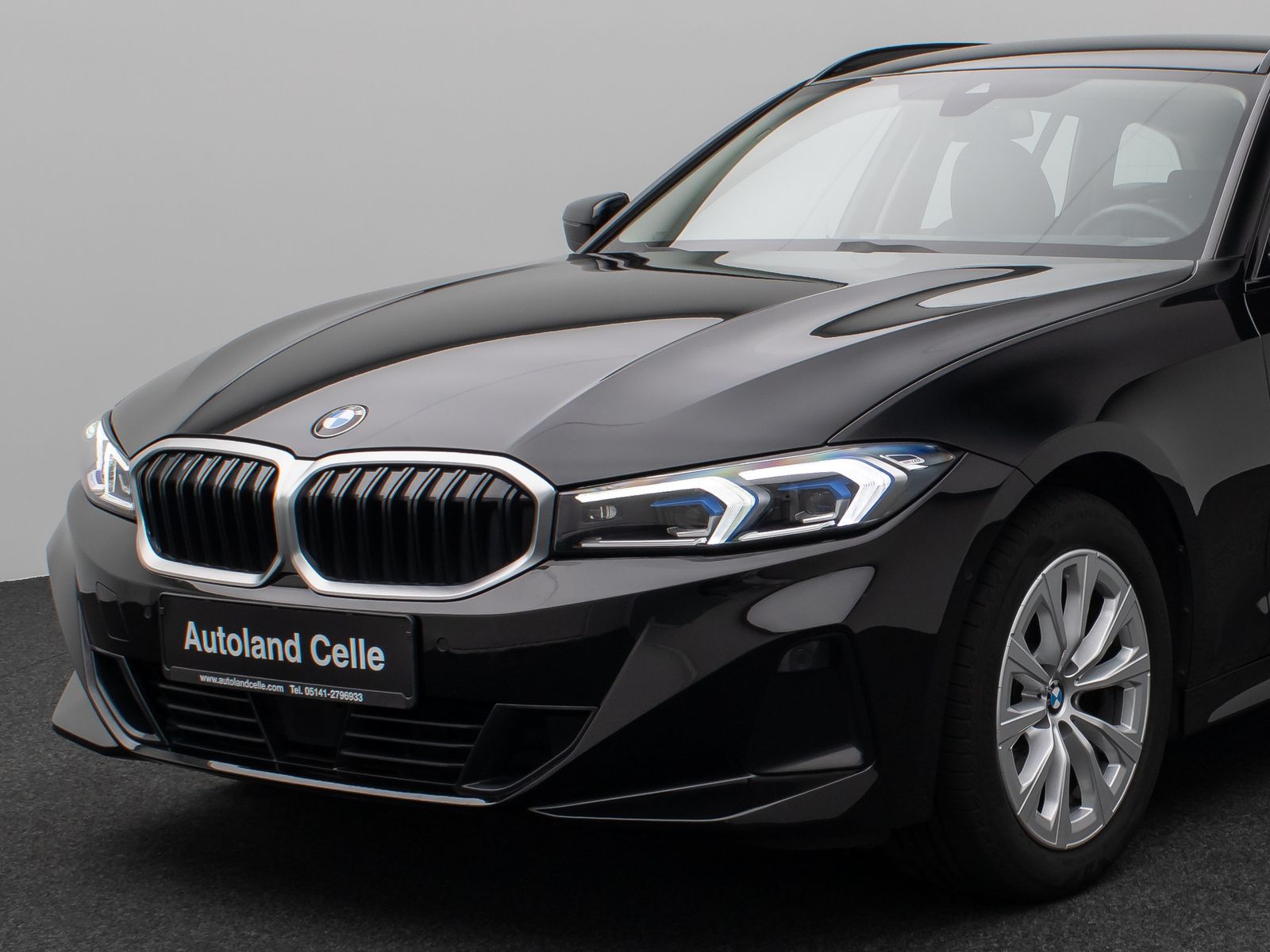 Fahrzeugabbildung BMW 320d Kamera DAB HUD Lenkradheizung Alarm Sport