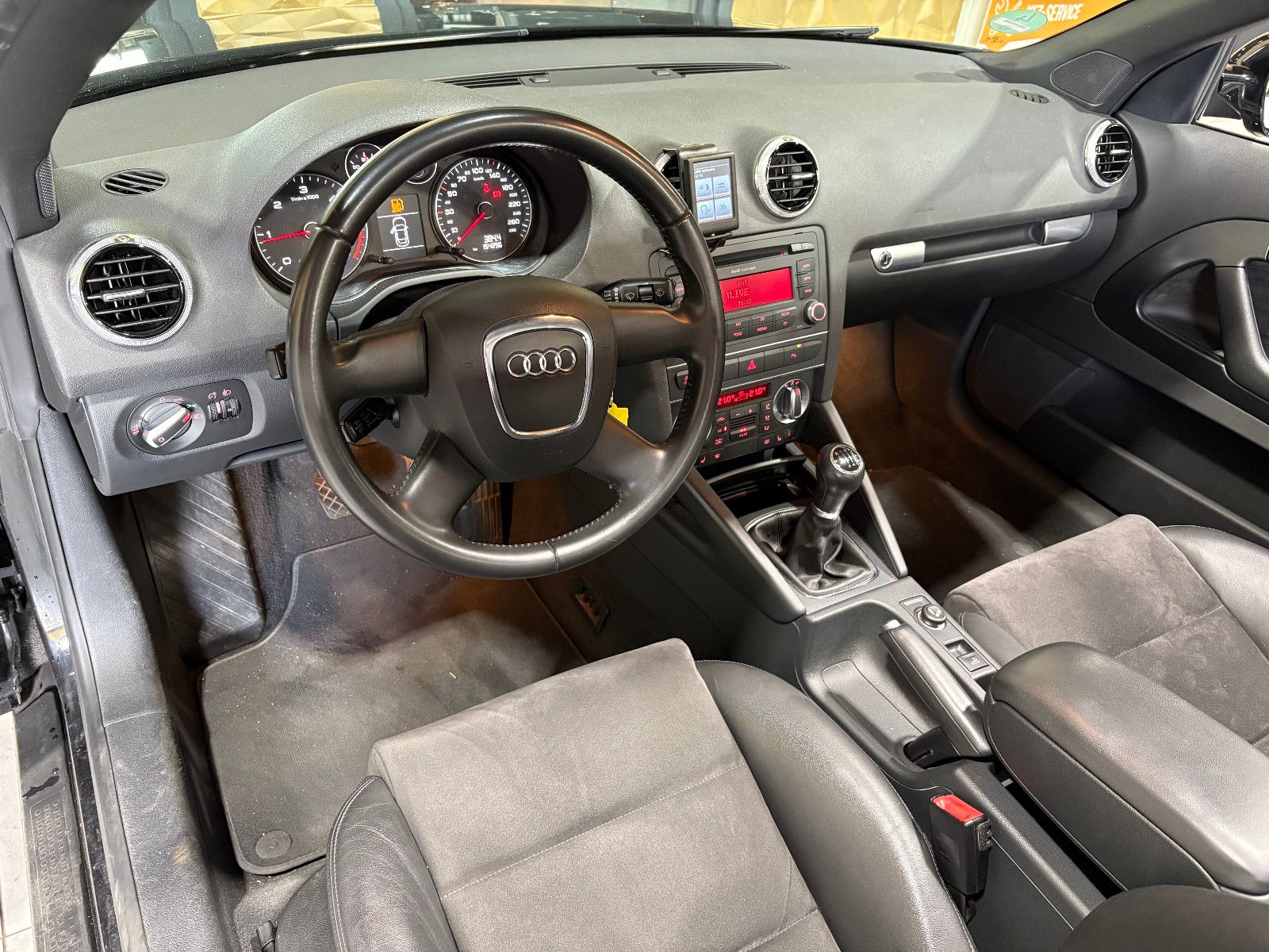 Fahrzeugabbildung Audi A3 Cabriolet Attraction/PDC/SHZ/KLIMA/ALCANTARA