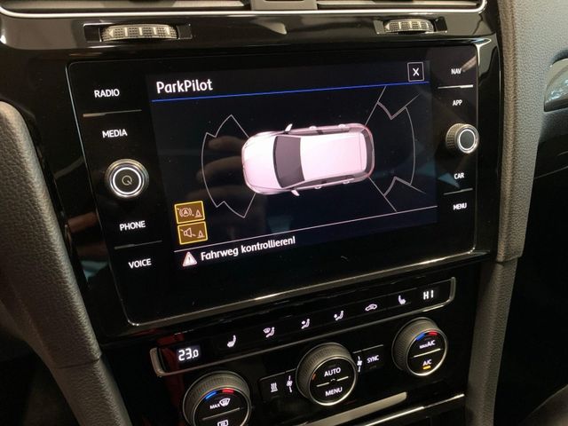 Golf VII 1.5 TSI COMFORTLINE LED+NAVI+STHZ+ACC+P