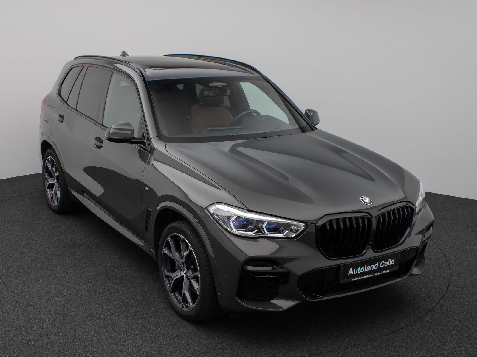 Fahrzeugabbildung BMW X5 xD30d M Sport Panorama Kamera Laser HUD HiFi