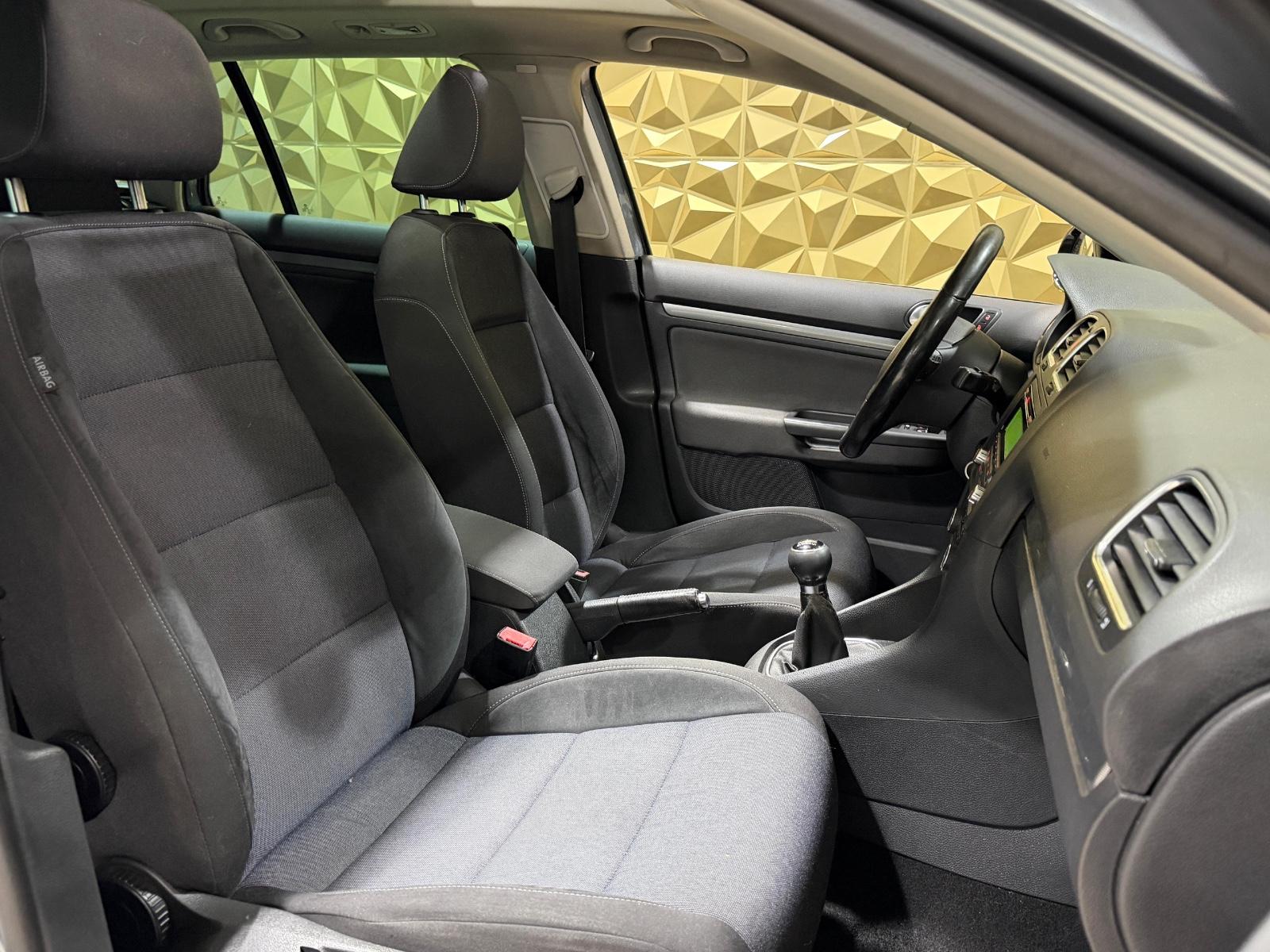 Volkswagen Golf 2011 — photo 10