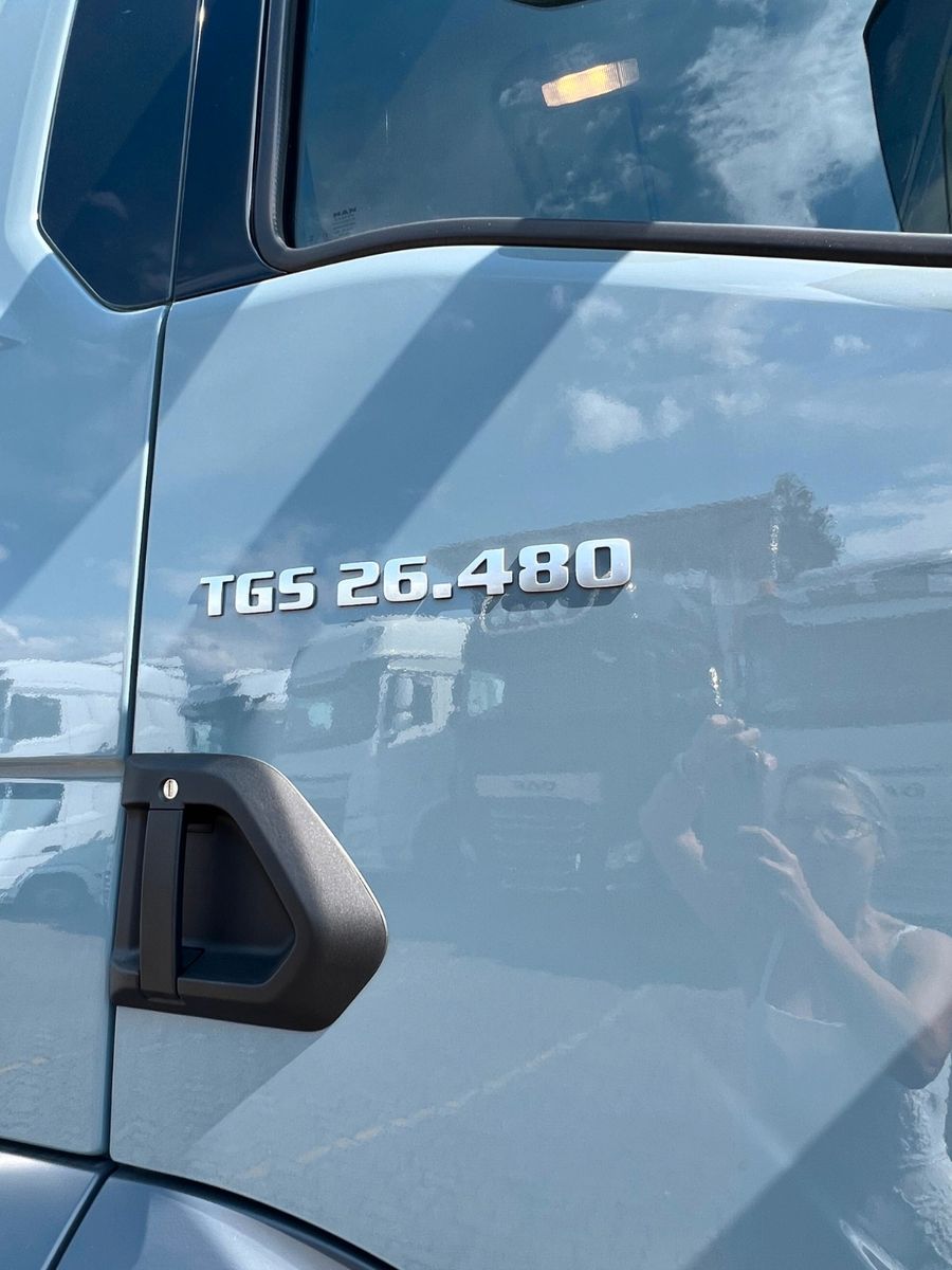 Fahrzeugabbildung MAN 26.480 6x2-4 LL CH