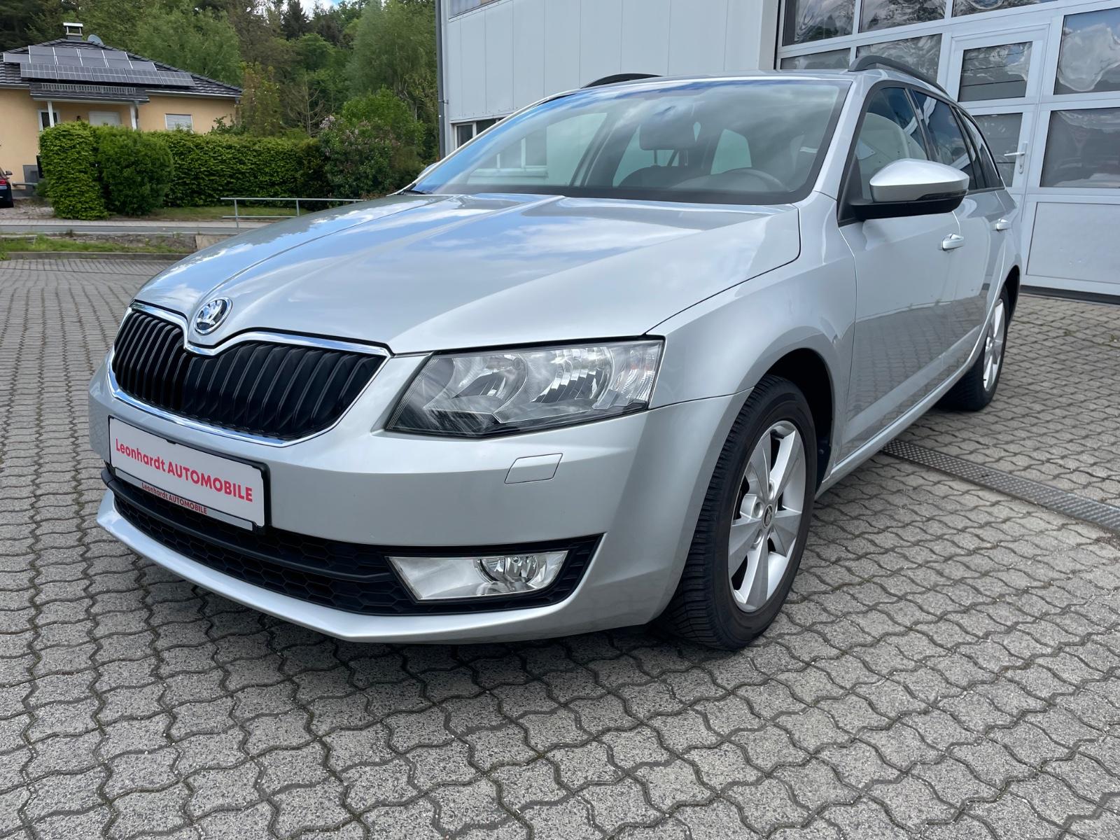 Skoda Octavia Combi Style NAVI GRA PANORAMADACH