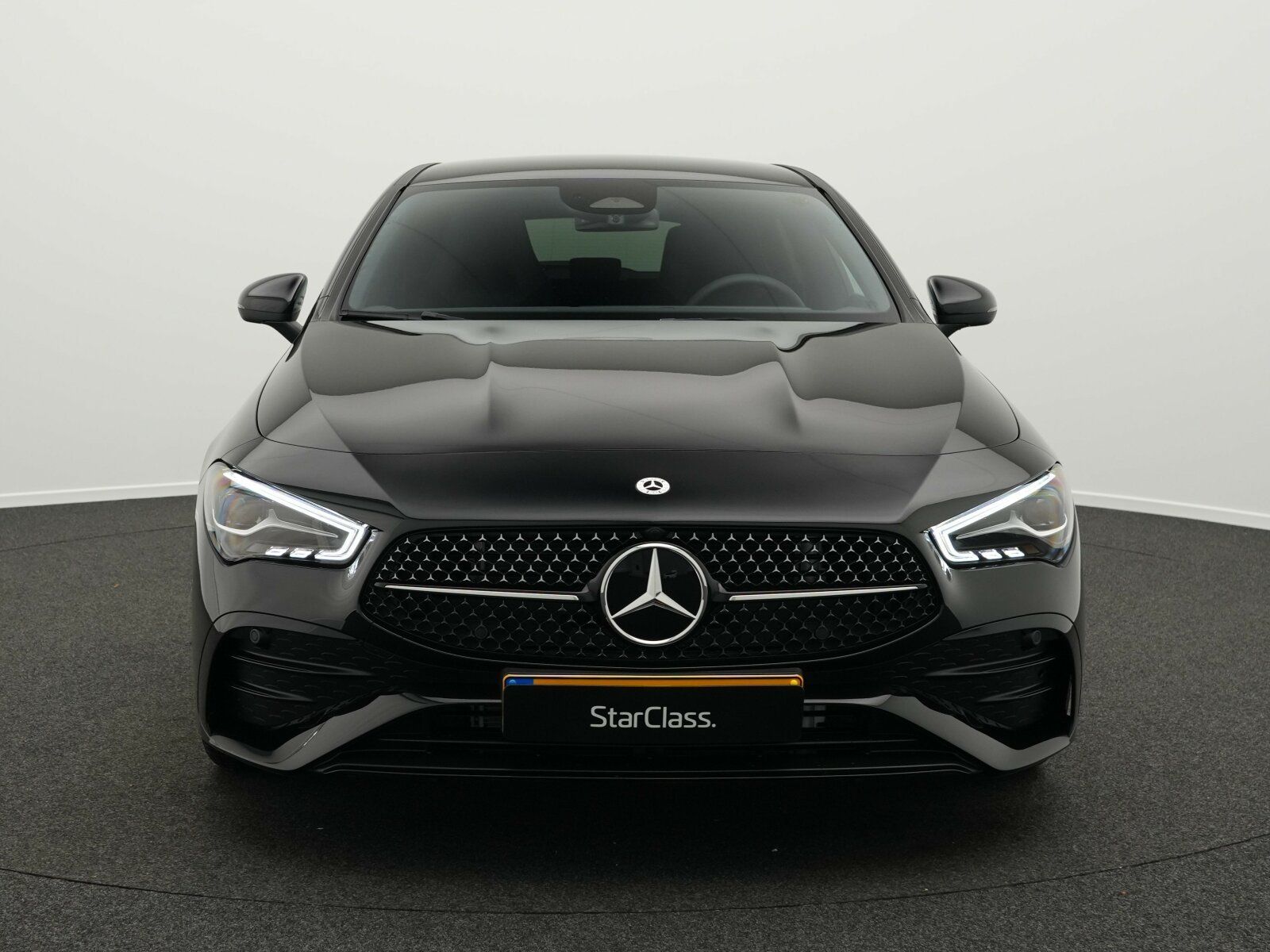 Mercedes-Benz CLA 180 d Shooting Brake verfügbar ab 10.000 km imagem 2