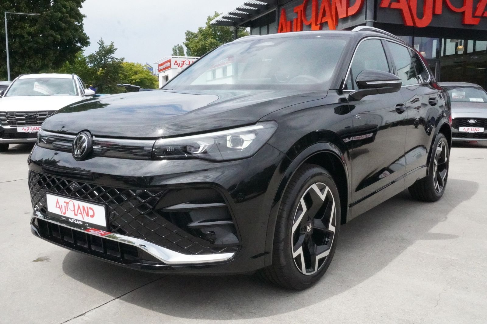 Volkswagen Tiguan 1.5 eTSI R-Line DSG Matrix 360° AHK imagem 2