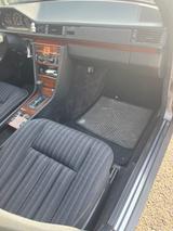 Mercedes-Benz 230 - Mercedes-Benz 230 aus 1992