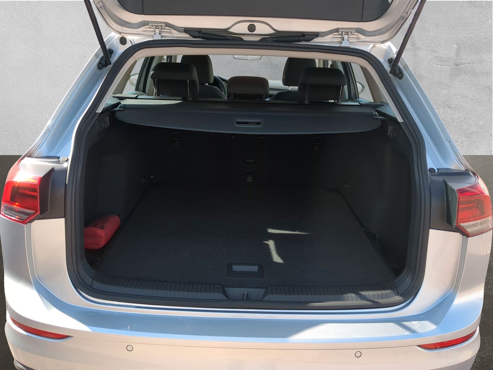 Fahrzeugabbildung Volkswagen Golf Variant 2.0 TDI Life LED AppConnect SHZ ACC
