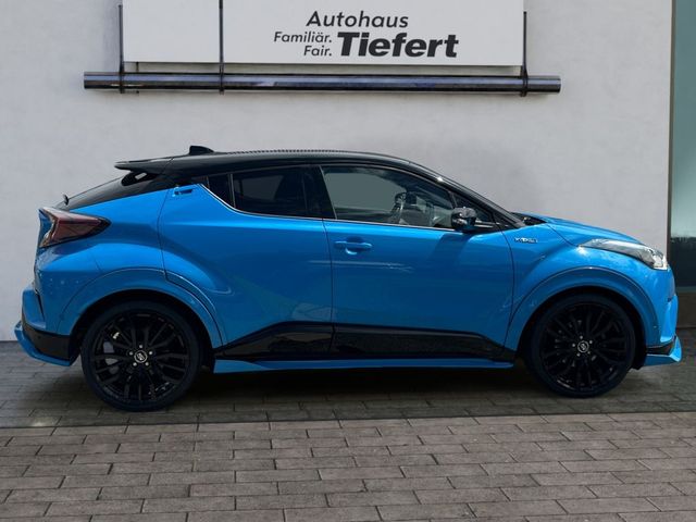C-HR Hybrid Style Selection