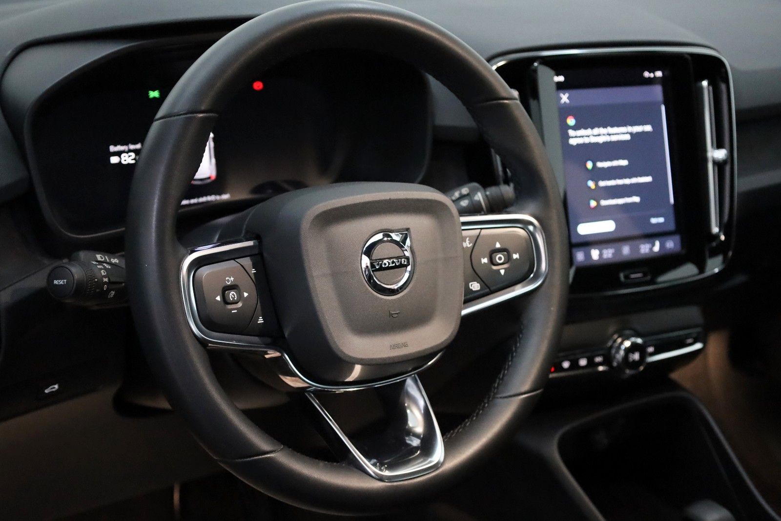 Fahrzeugabbildung Volvo XC40 Plus Recharge Navi,SH,StandHZ,Kamera,ACC