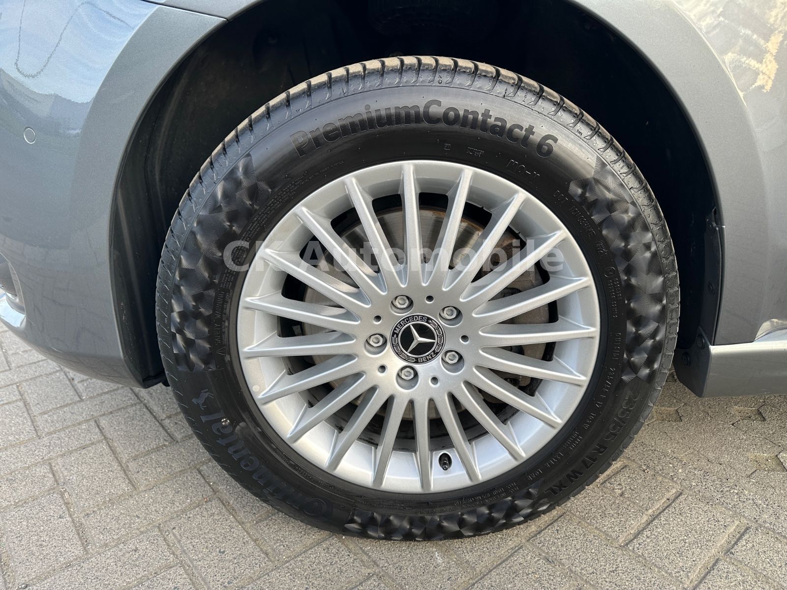 Fahrzeugabbildung Mercedes-Benz Vito 124 Mixto 4x4 lang/5Sitze/Navi/LED/Kam./AHK