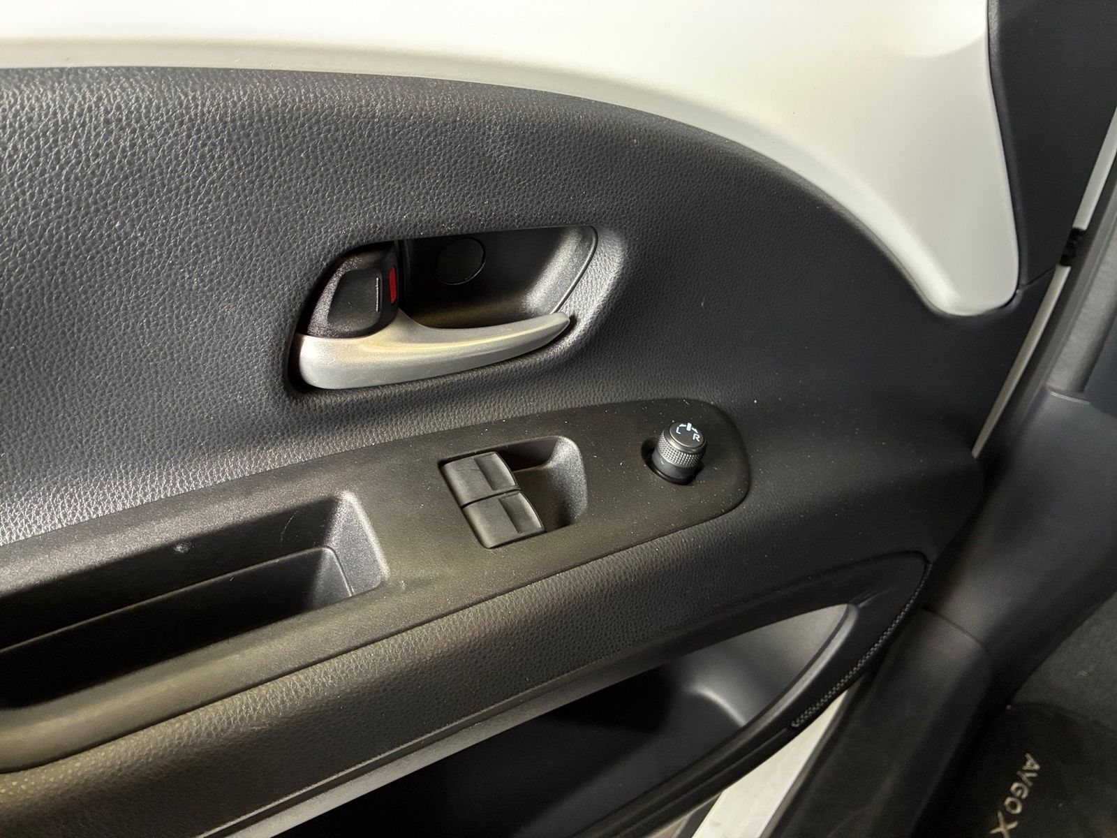Fahrzeugabbildung Toyota Aygo X 1.0 Business Edition SHZ,Kamera,ACC