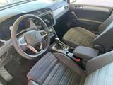 Volkswagen Touran 2.0 TDI DSG Comfortline AHK Matr Ergo Kam - Gebrauchtwagen in München