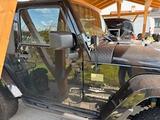 Jeep Wrangler Sport 3.8 Sport - Jeep Wrangler mit Benzin-Antrieb: Geländewagen, 3.8