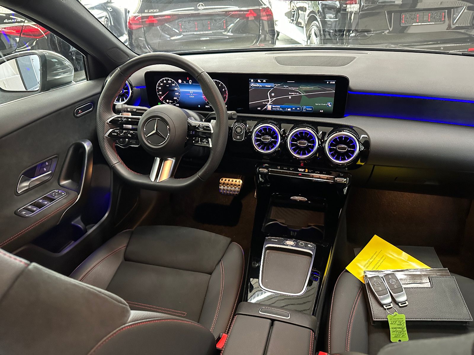 Mercedes-Benz A 180 AMG Line NAV LED PTS SHZ KEYLESS KAMERA 1H foto 12