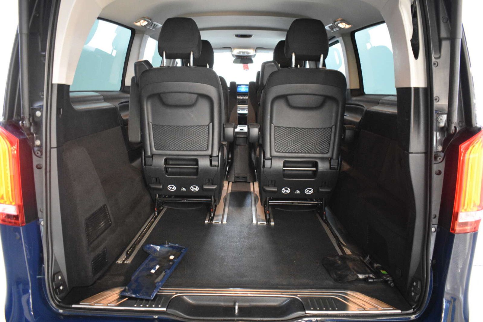 Fahrzeugabbildung Mercedes-Benz V300d 4Mat Edit Extralang AMG 19"+NIGHT+AHK+LED+