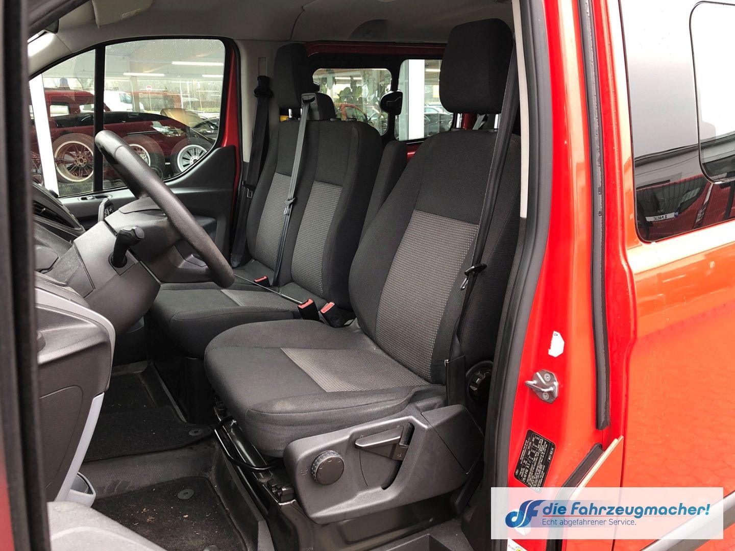 Fahrzeugabbildung Ford Transit Custom Kombi 300 L1 2.2 TDCi *1874 *EXPO