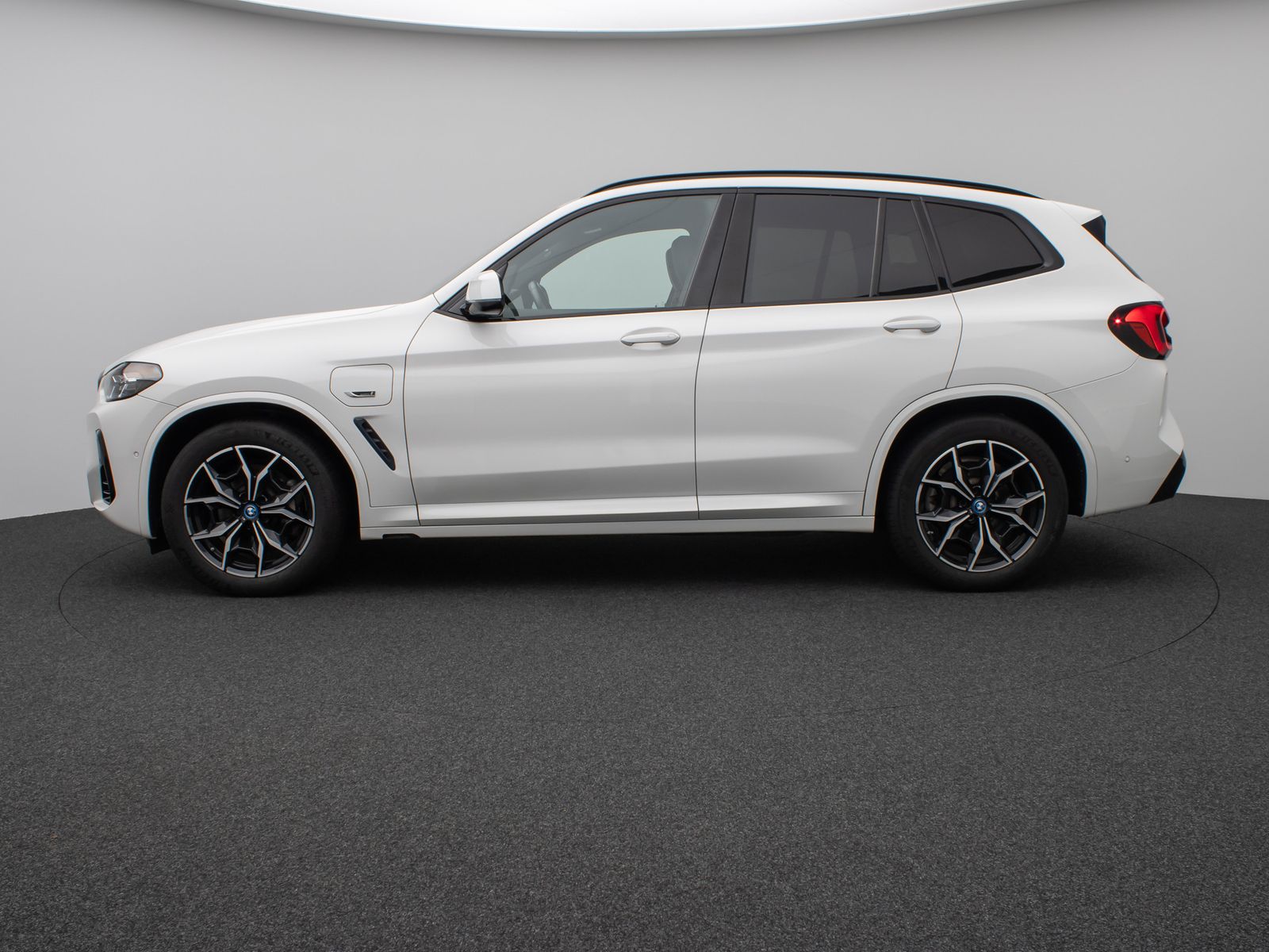 Fahrzeugabbildung BMW X3 xD30e M Sport Kamera DAB HiFi Fernlichtassist