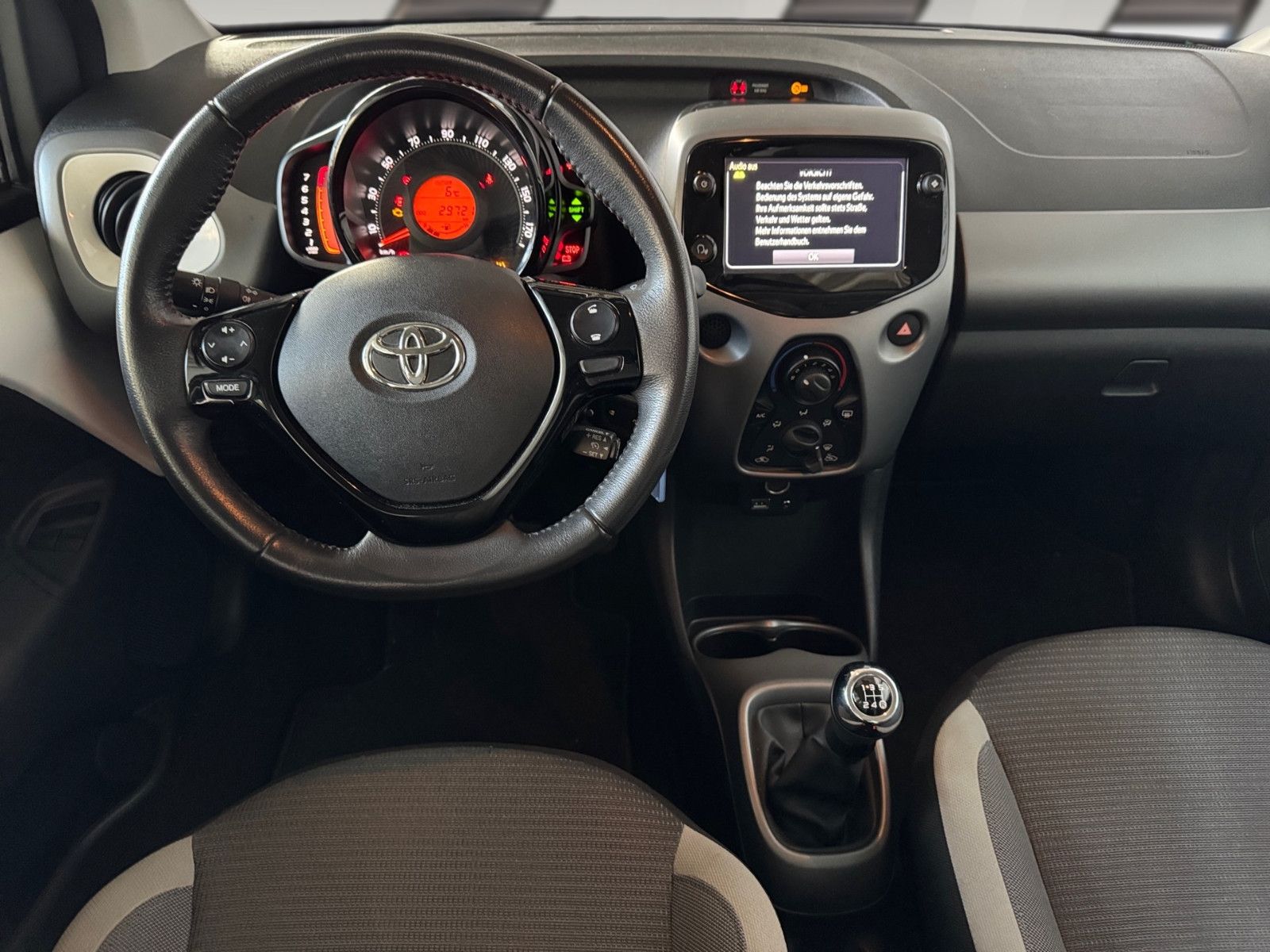 Fahrzeugabbildung Toyota AYGO x-play Team D