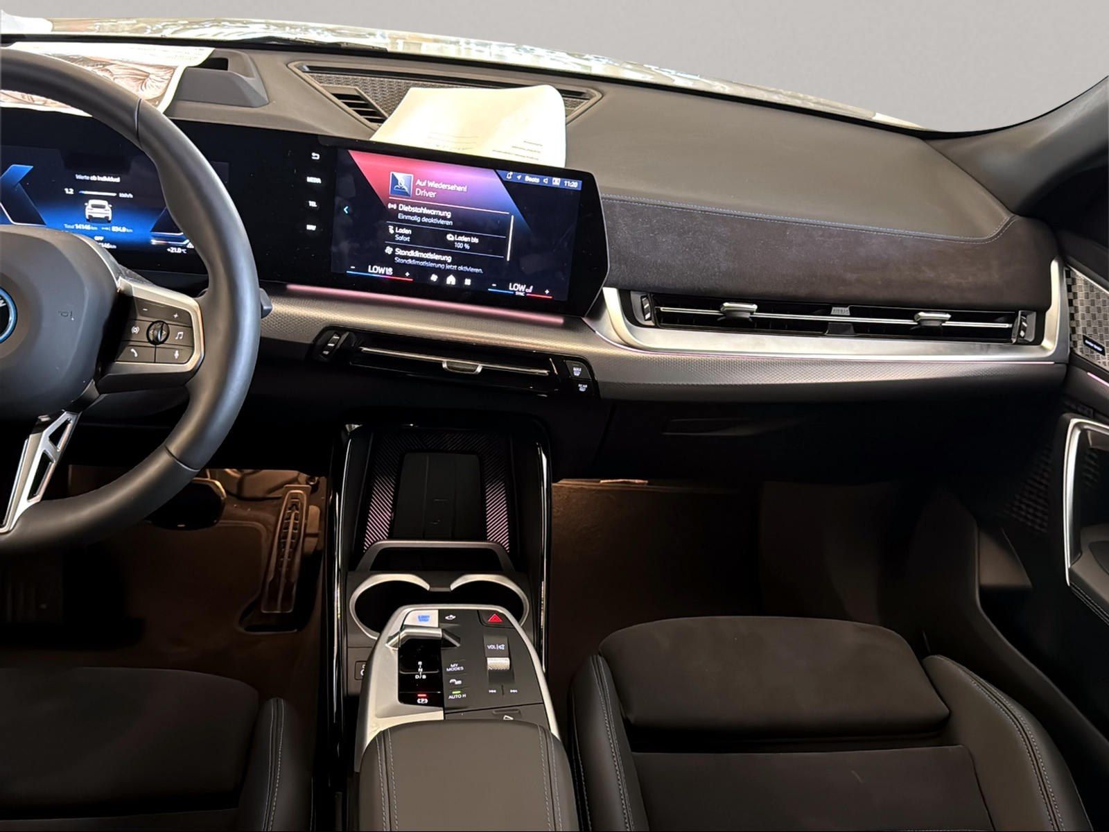 BMW iX2 - Bild 10
